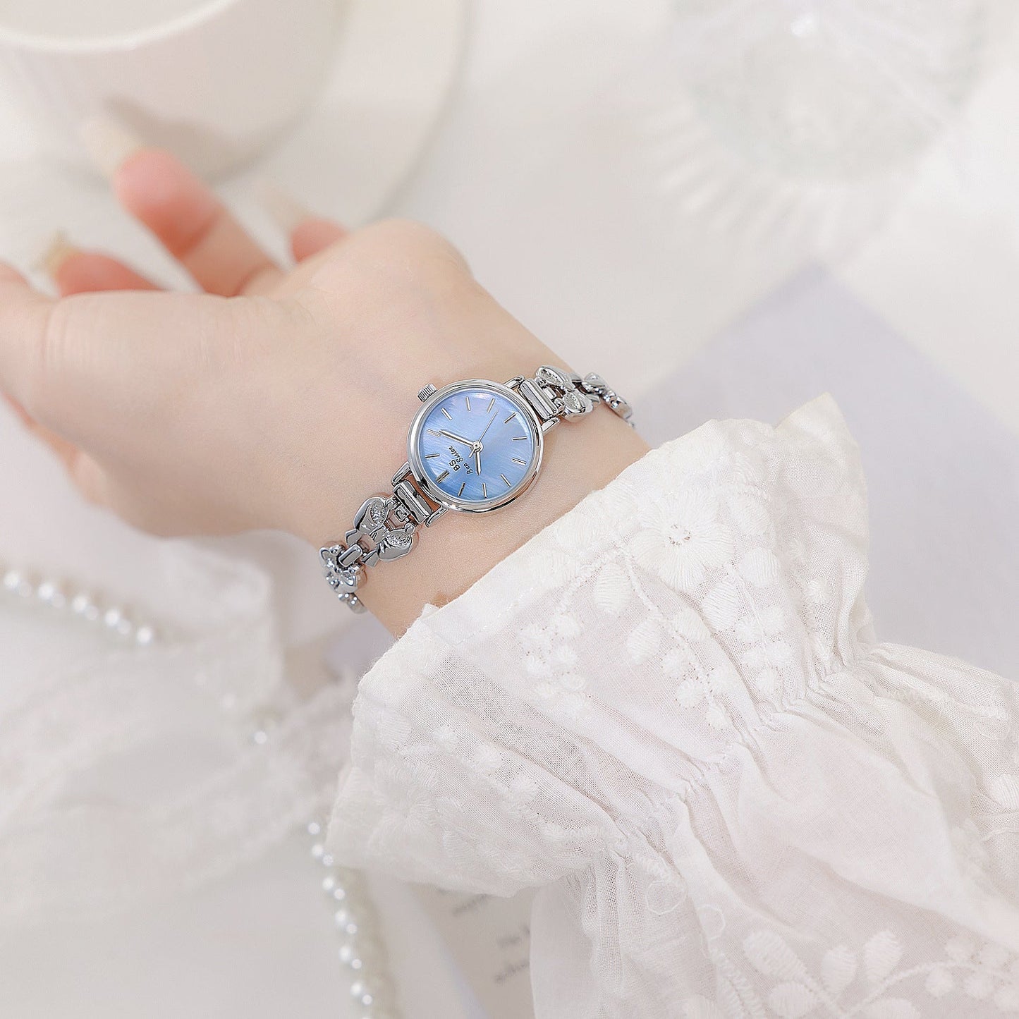 New Women's French Retro Style Watch