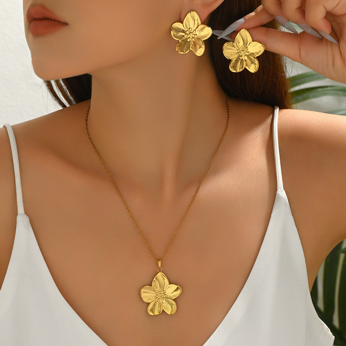 New Arrival Cross-border European American Women Jewelry Set, Geometric Electroplated Metal Floral Design Matching Flower Earrings & Necklace, Versatile Daily Neck Ear Ornaments