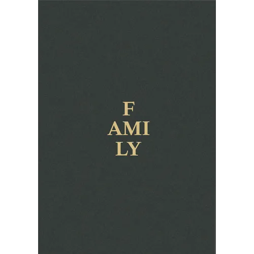 Family: A Contemporary Portrait by Magnum Photos and Guest Artists - Hardcover