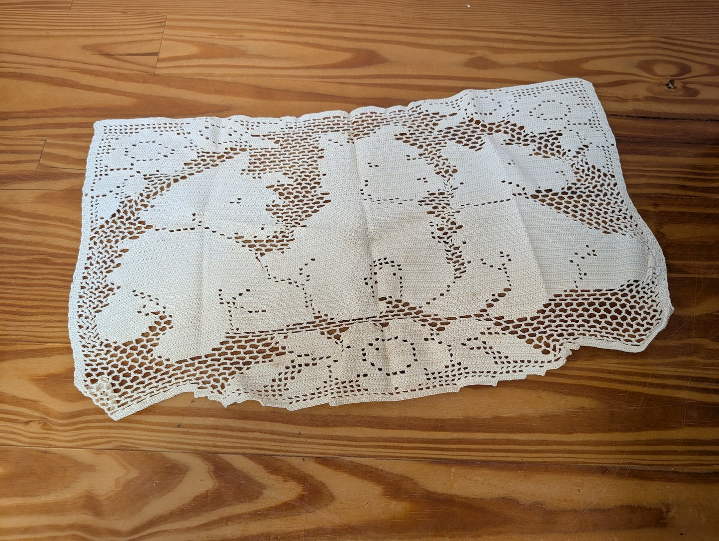 Filet Crochet Bird & Flower Doily from Handmade - Linens (Cotton Thread Doily / Placemat, Vintage, Cottage, Handmade, Off-White)
