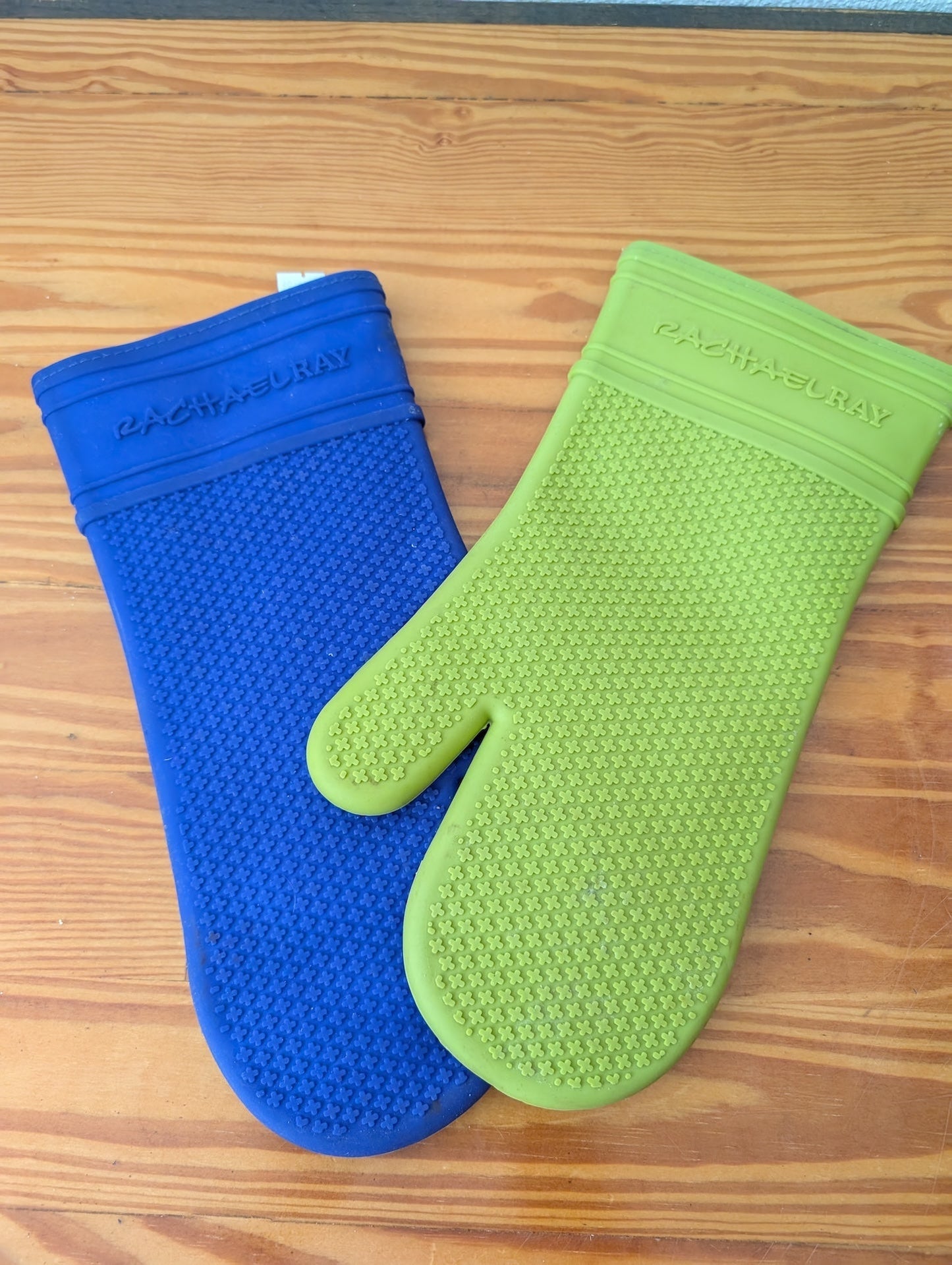 Silicone Oven Mitts from Rachael Ray - Kitchenware (Silicone Oven Mitts, Kitchen, Modern, Blue, Lime Green)