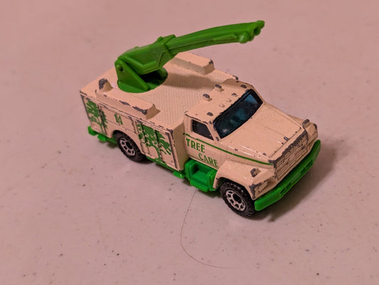 Utility Truck TREE CARE BUCKET TRUCK Matchbox 1:33 1989 FORD UTILITY WHITE POOR(Vehicle, SciFi/Fantasy, Collectable, Vintage, Loose, Missing Parts/pieces, Incomplete)