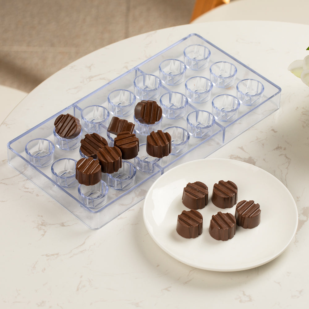 Pastry Tek Polycarbonate Geo Sphere Candy / Chocolate Mold - 21-Compartment - 1 count box