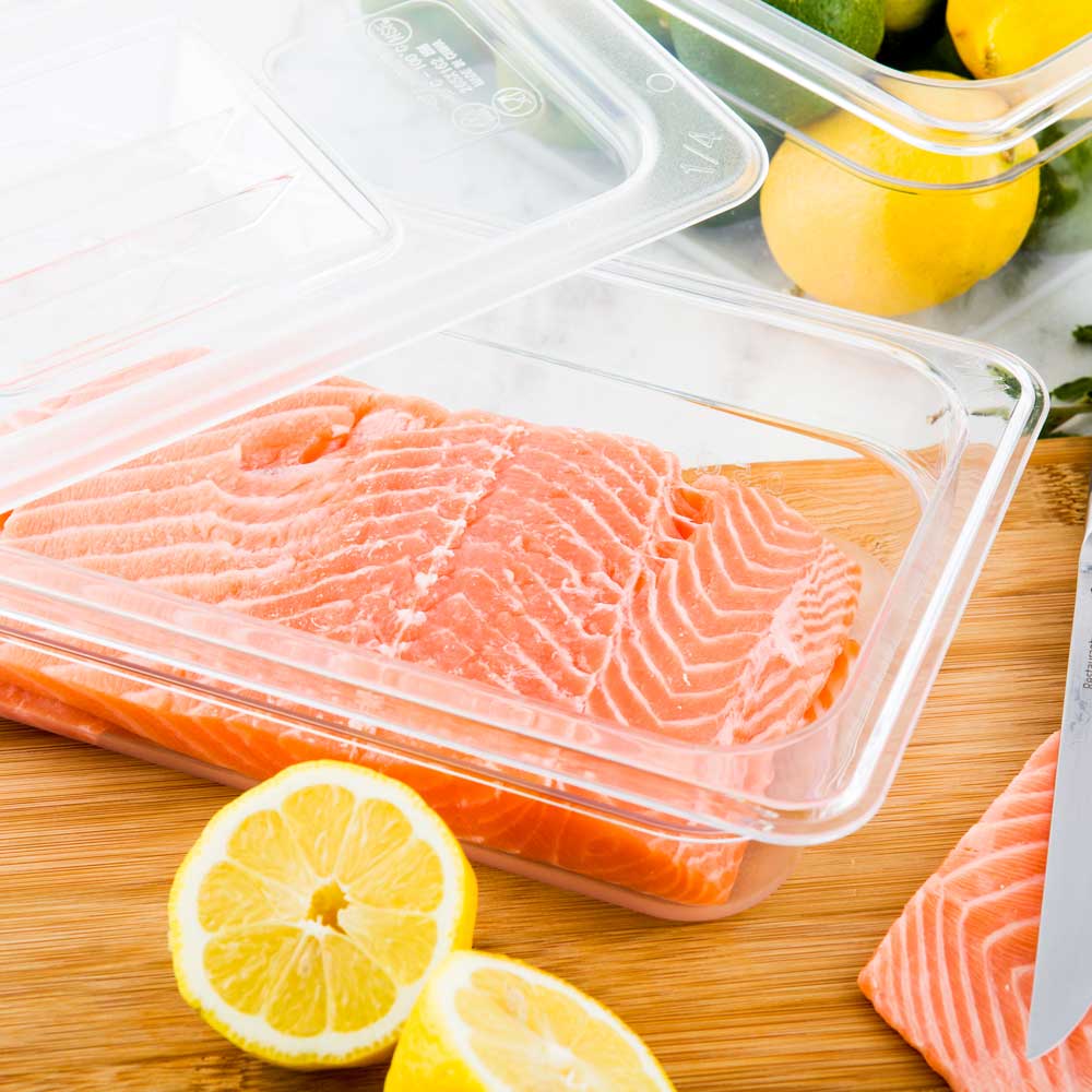 Met Lux Rectangle Clear Plastic 1/4 Size Cold Food Storage Container - 2.5" Depth - 1 count box