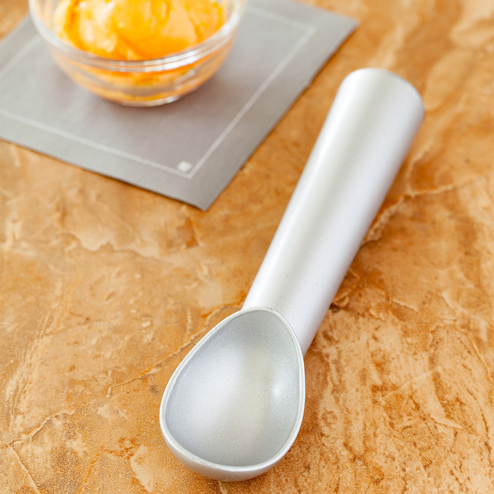 Met Lux 1.5 oz Silver Aluminum #24 Ice Cream Scoop / Dipper - Non-Stick - 1 count box