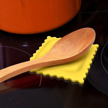 Cartoon Biscuit-Shaped Silicone Spoon Rest – Heat-Resistant Anti-Scald Non-Slip Kitchen Spoon Holder