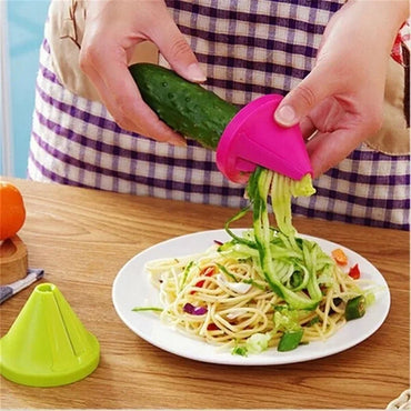 Manual Spiral Vegetable & Fruit Peeler Shredder — Stainless Steel Rotating Grater for Carrot, Potato, Cucumber