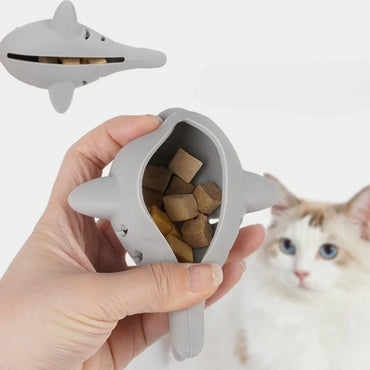 Fish-Shaped Silicone Cat Toy with Treat Dispenser — Bite-Resistant Teeth-Cleaning Chew Toy for Kittens
