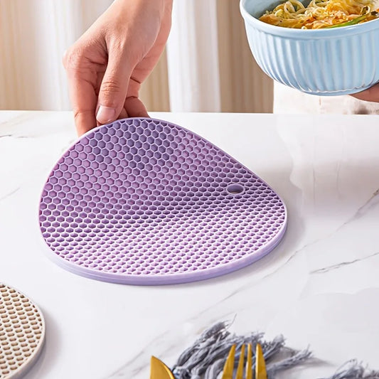 Silicone Heat-Resistant Trivet Mat 7 in (17.8 cm) Round Non-Slip Pot Holder & Countertop Protector - 1-Pack