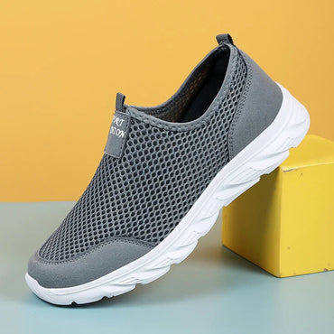 Men's Lightweight Breathable Slip-On Casual Sneakers – Anti-Slip Outdoor Walking Shoes (EU 39-47)