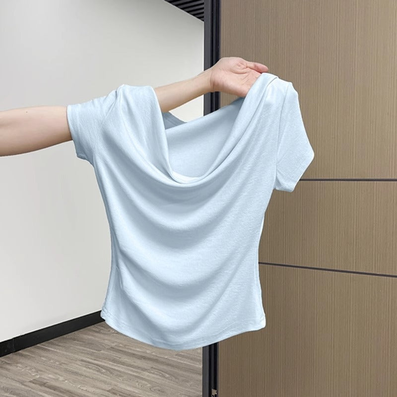 Ruffled Neckline T-shirt That Subtly Reveals Your Collarbone For A Pure Yet Alluring Look