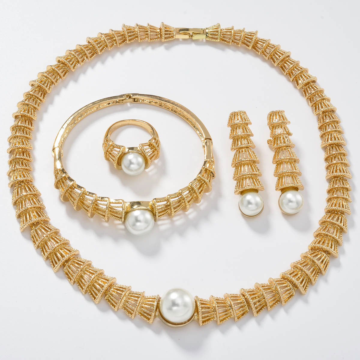 Vintage Jewelry Gold Hollow-Out Pearl Jewelry Four-Piece Set