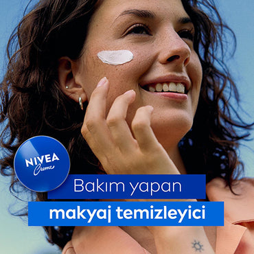 NIVEA Creme Moisturizing Cream - Long-Lasting Hydration for Dry Skin, Face and Body Moisturizer, 250ml
