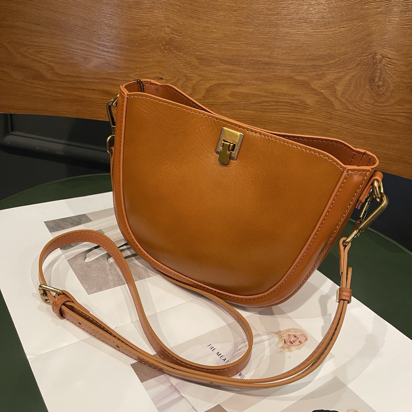 New Genuine Leather Saddle Bag, Versatile Commuter Women's Bag, Single Shoulder And Crossbody, Top-grain Cowhide, Simple And Stylish Shell Bag