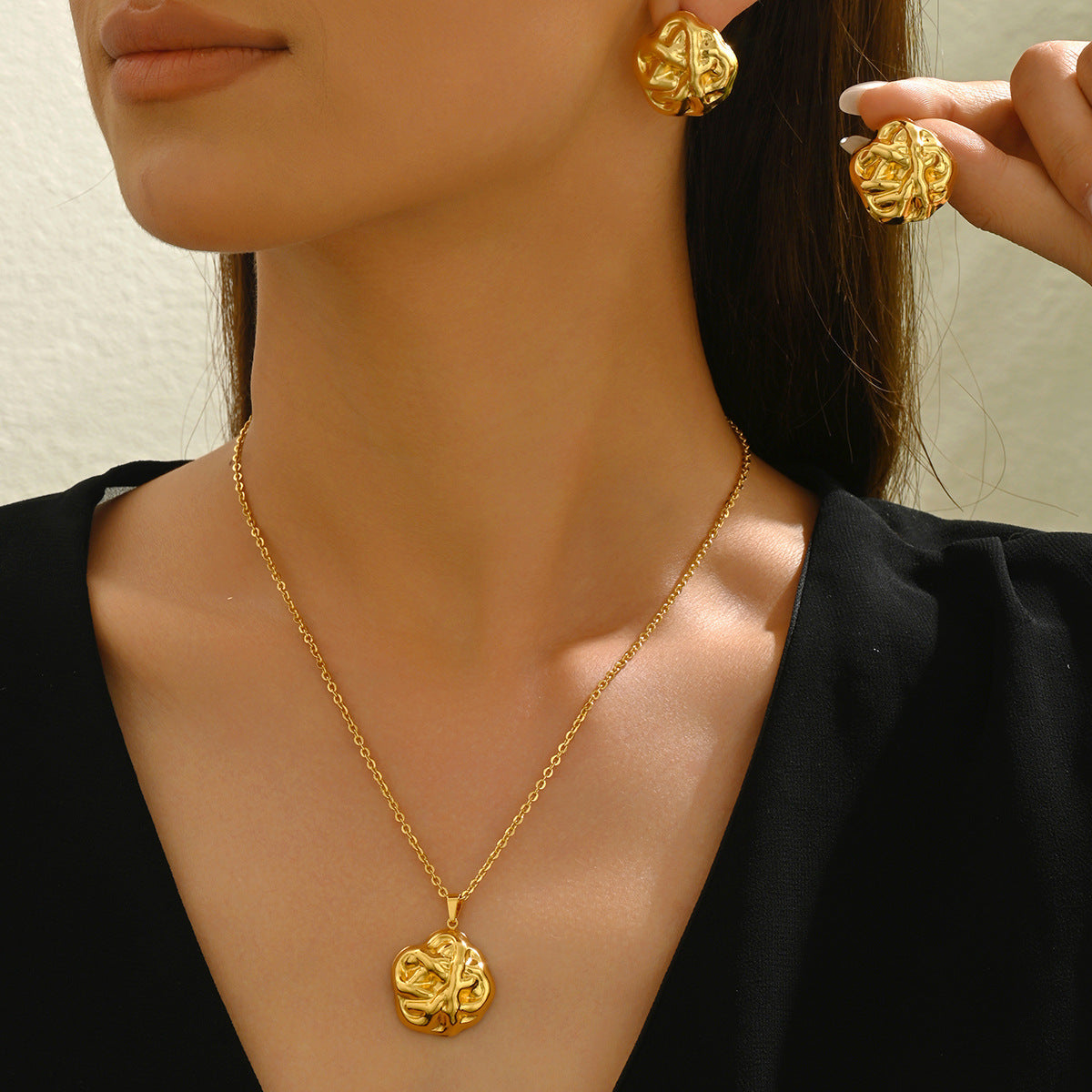 Cross-border European American Women Jewelry Set, Unique Wrinkle Metal Geometric Design Matching Necklace & Versatile Premium Texture Earrings