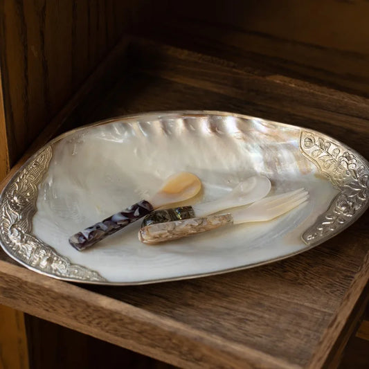 Mother-of-Pearl Shell Jewelry Tray – Luxury Vanity & Display Dish