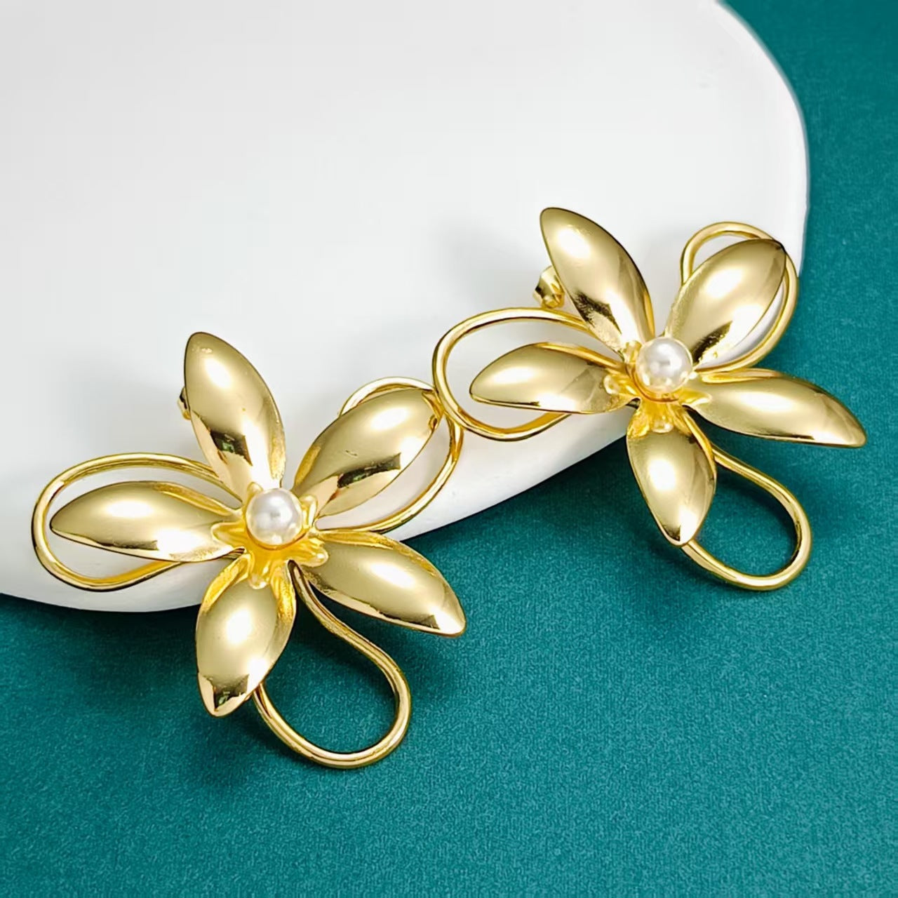 Double-layer Flower Stainless Steel Earrings Light Luxury With A Premium Feel