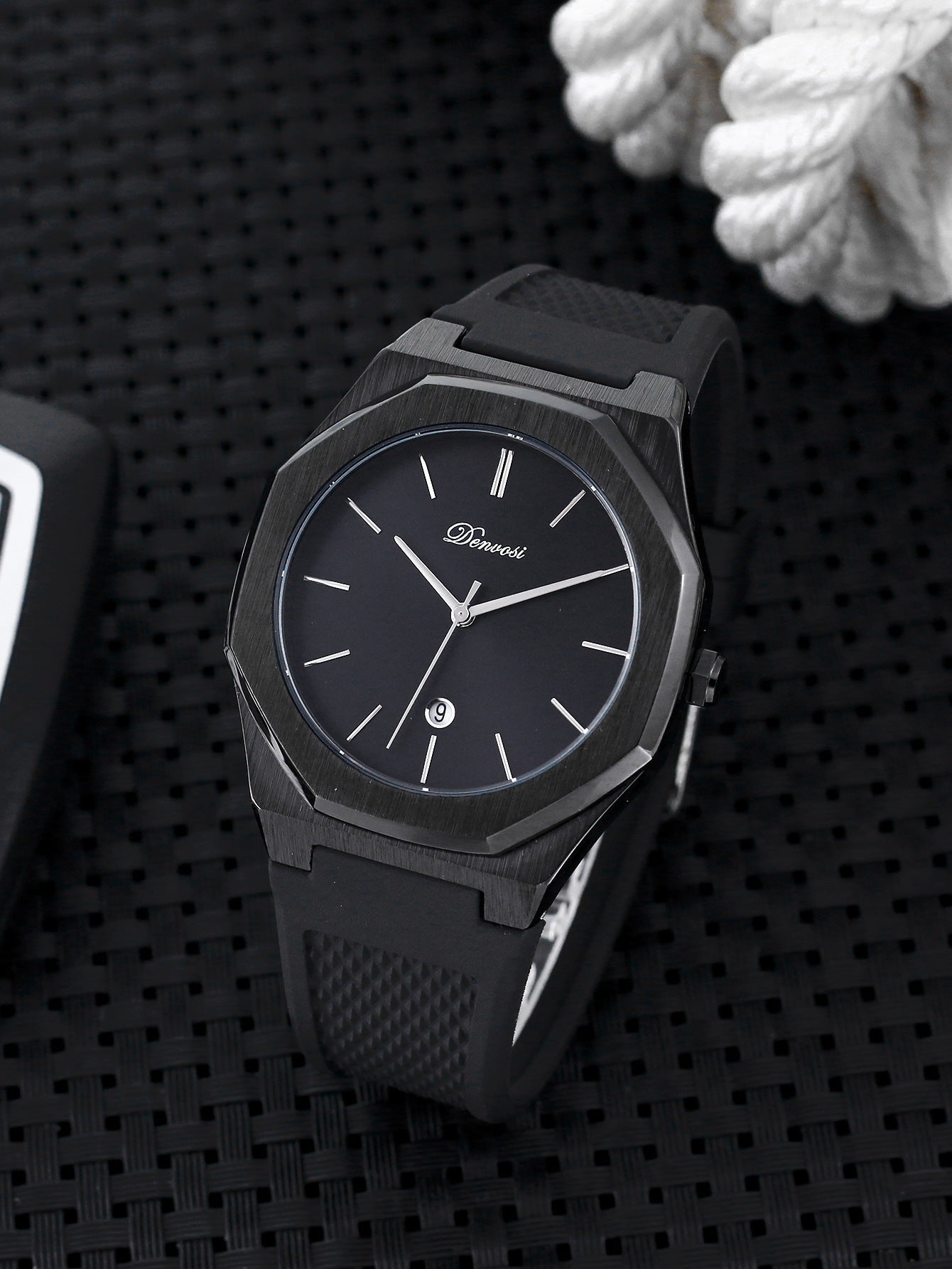 Elegant And Minimalist Waterproof Quartz Watch For Men