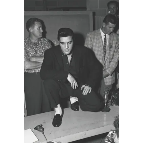Elvis Presley: "All Shook Up" in Canada - Paperback