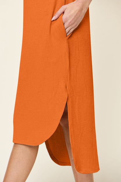 Slightly Slit Round Neck Short Sleeve Dress
