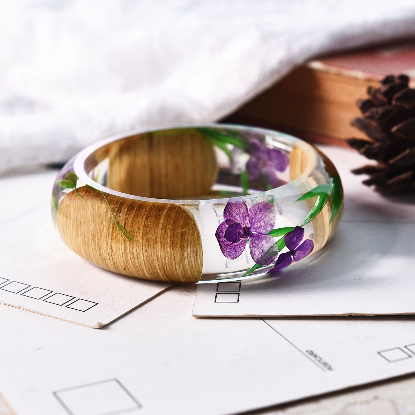 Foreign Trade Beauticul Epoxy Resin Crystal AB Glue Bamboo Bracelet with Leaf, Hydrangea, Dried Flower