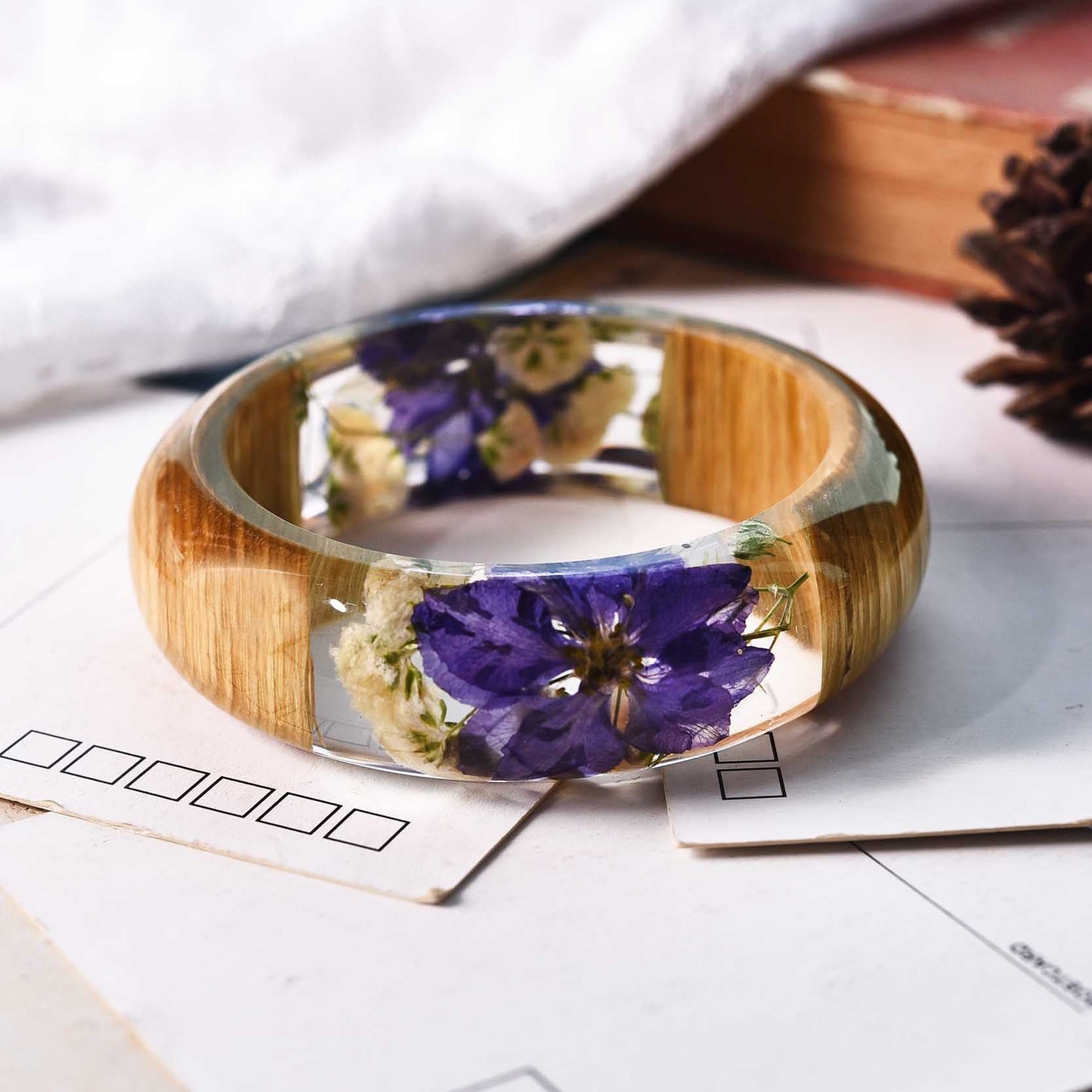 Foreign Trade Beauticul Epoxy Resin Crystal AB Glue Bamboo Bracelet with Leaf, Hydrangea, Dried Flower