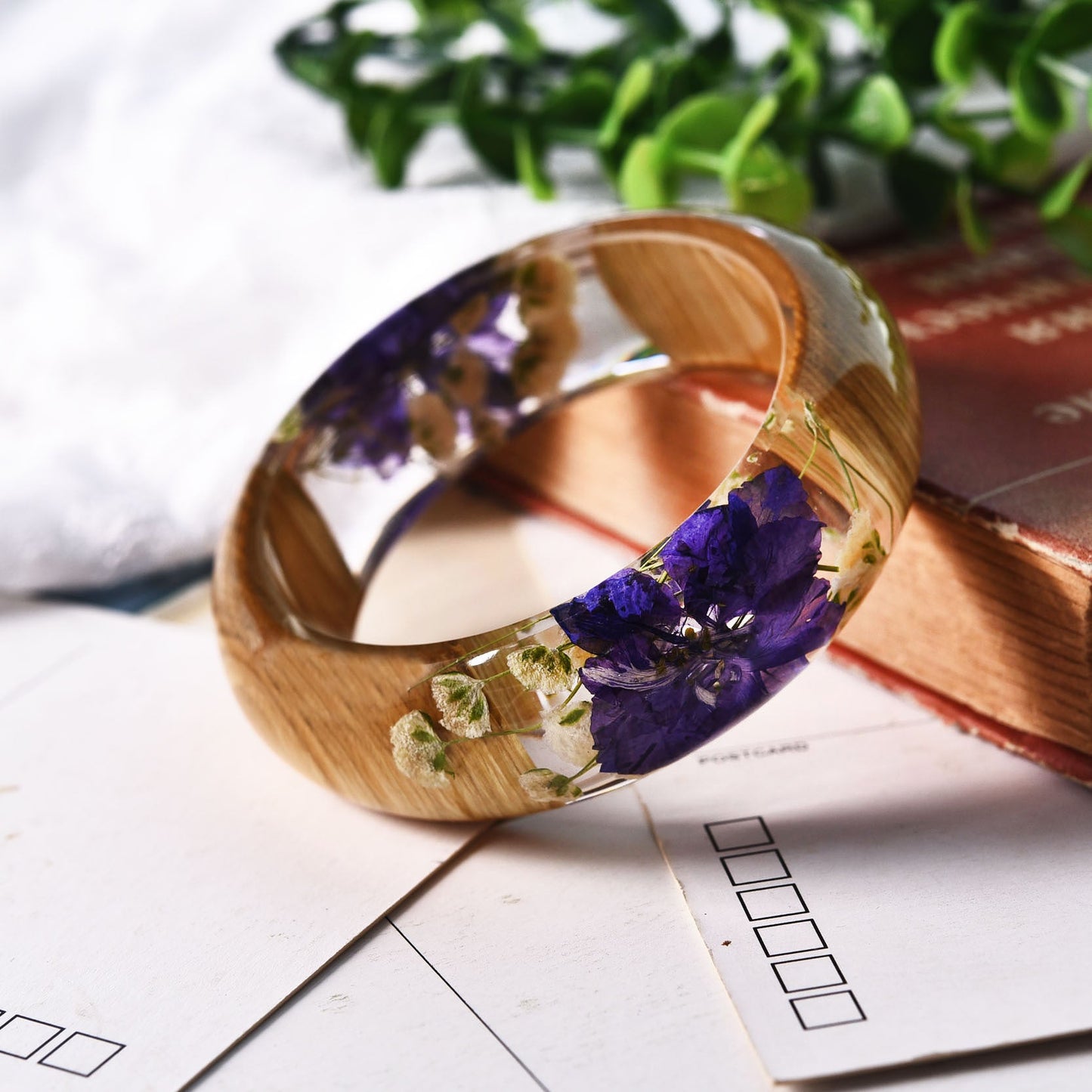 Foreign Trade Beauticul Epoxy Resin Crystal AB Glue Bamboo Bracelet with Leaf, Hydrangea, Dried Flower