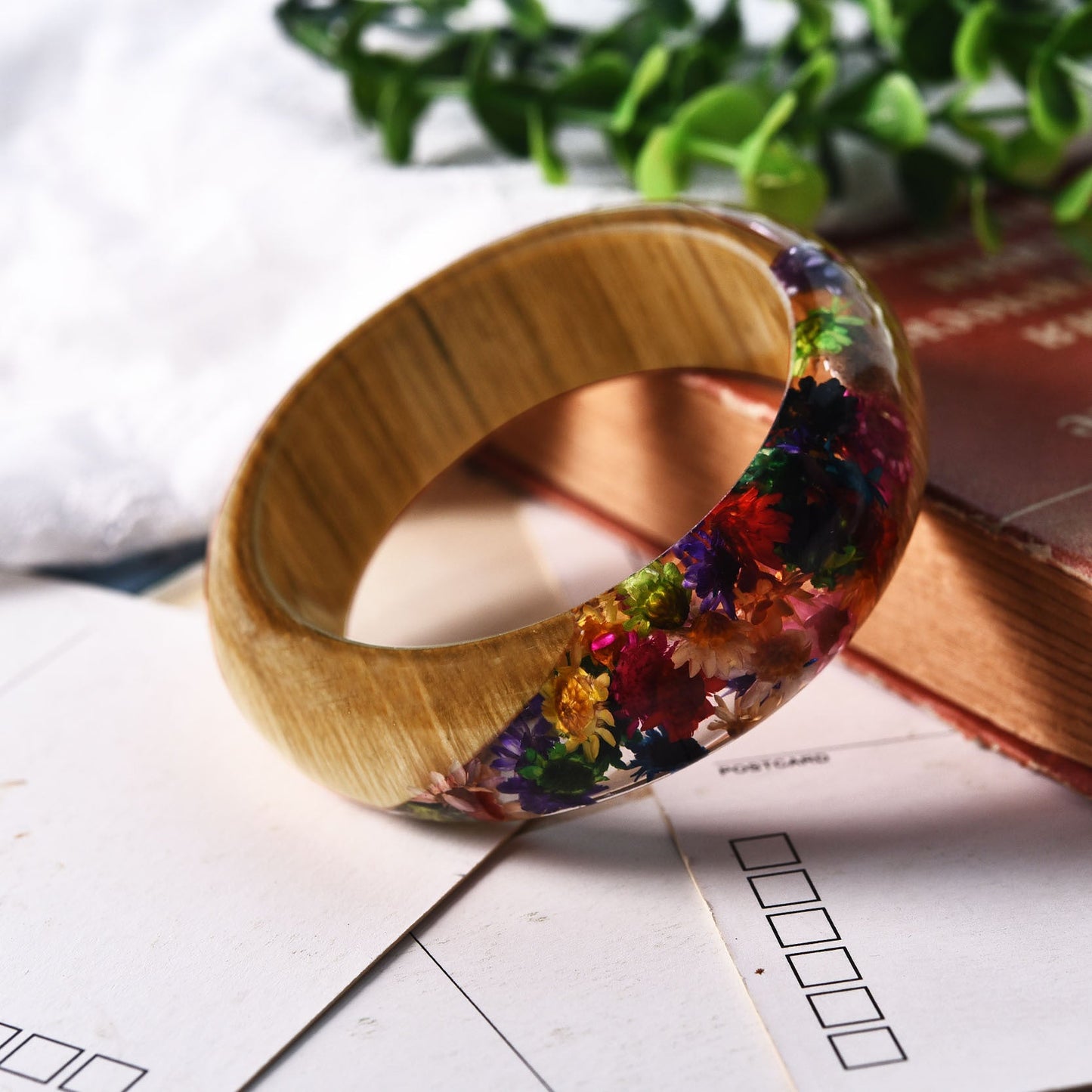 Foreign Trade Beauticul Epoxy Resin Crystal AB Glue Bamboo Bracelet with Leaf, Hydrangea, Dried Flower