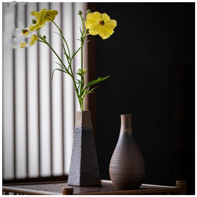 Gold Ceramic Minimalist Bud Vase – 3 Sculptural Shapes