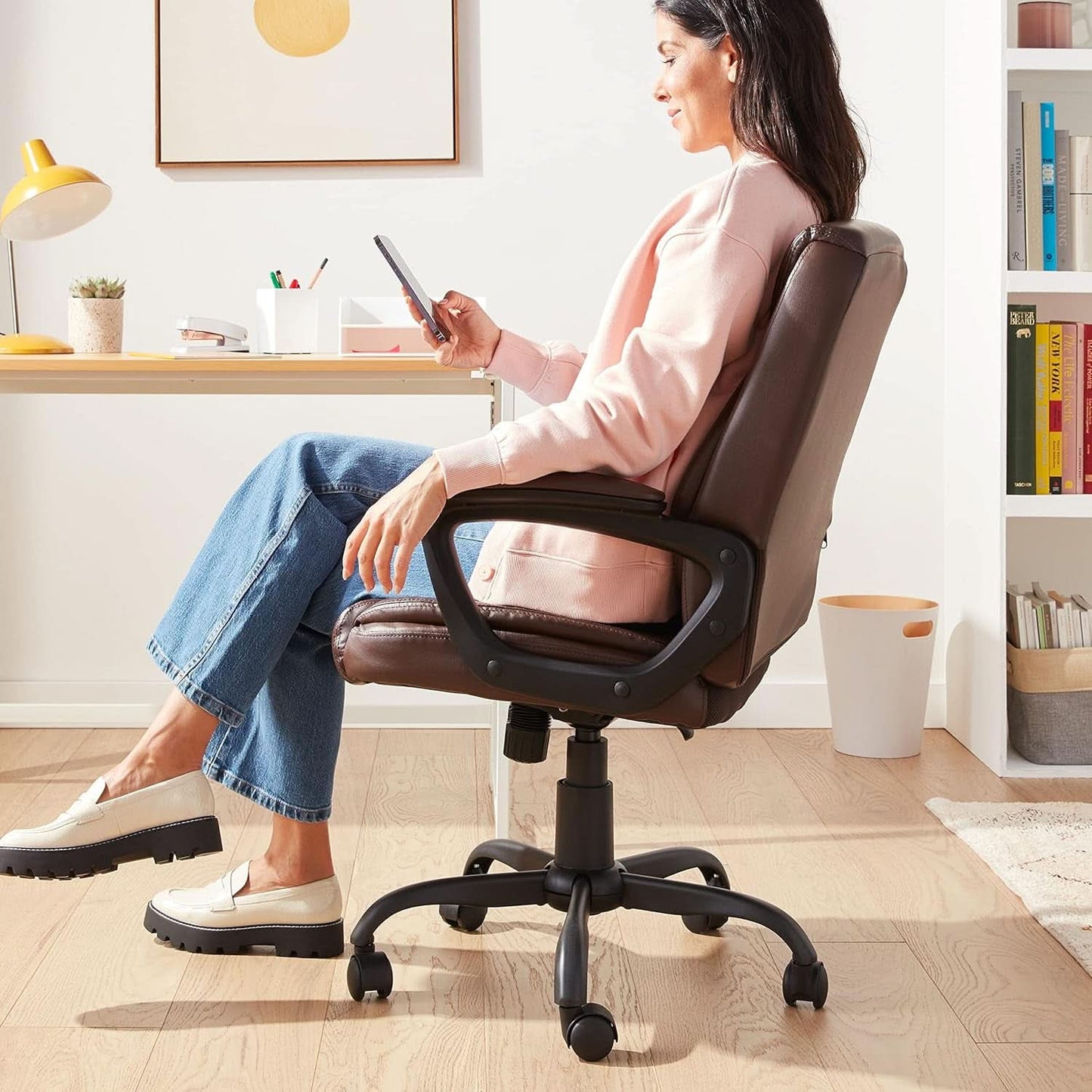 Amazon Basics Classic Puresoft PU Padded Mid Back Office Chair Armrest Brown