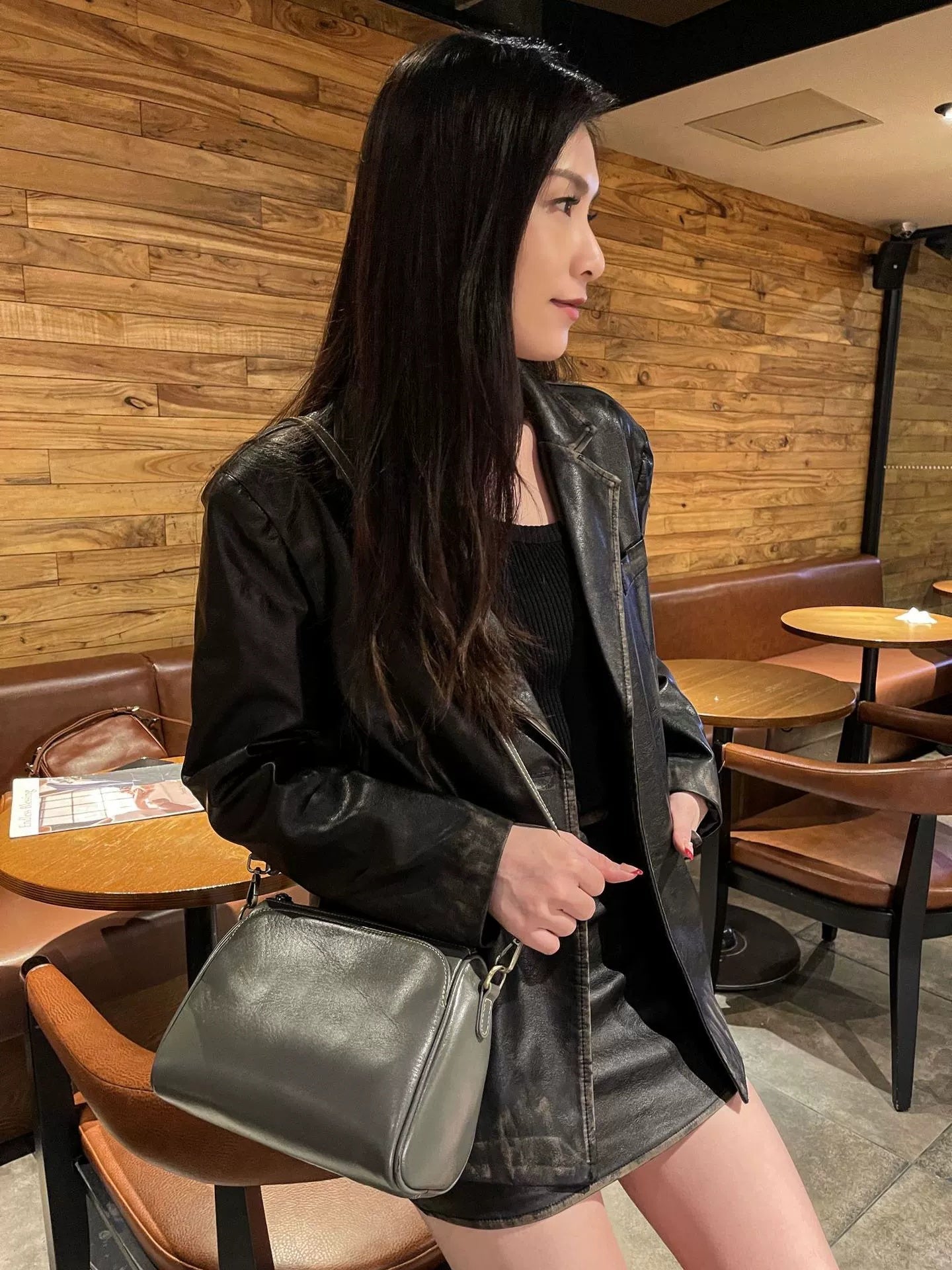 Genuine Leather Women's Bag, 2025 New Cross-border Style, Commuter Shoulder Bag, Large Capacity Messenger Bag, Top-layer Cowhide Crossbody Pillow Bag