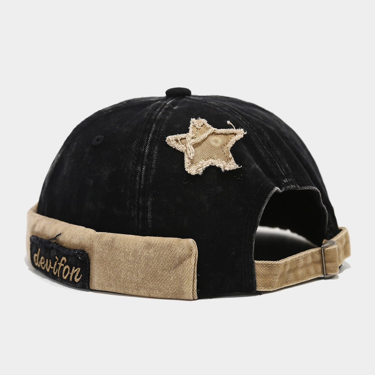 Men And Women Can Wear This Vintage Hat With Frayed Edges, Featuring A Five-point Star Patch. It's A Trendy Style For Summer Outdoor Activities.