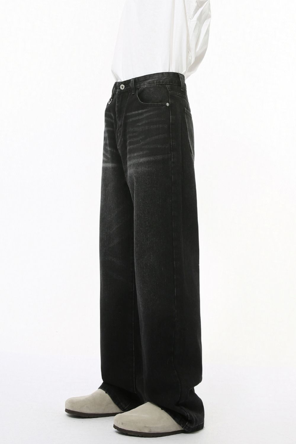 Wide Straight Jeans with Pockets