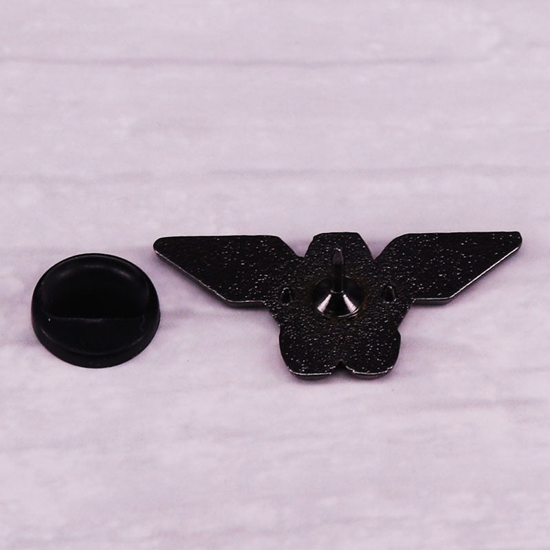 Creative Fashion Ribbon Alloy Badge Brooch