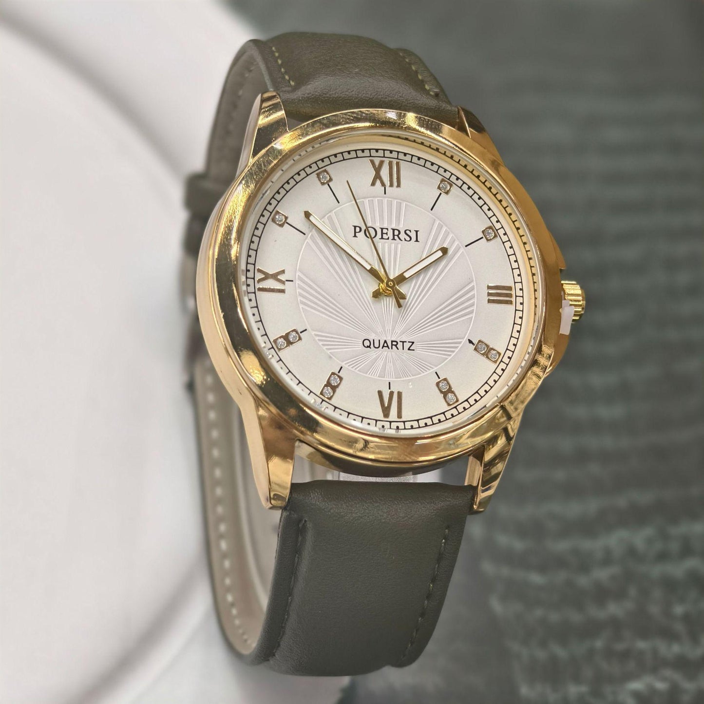 Waterproof Luminous Mens Watchfashionable And Luxurious For Business