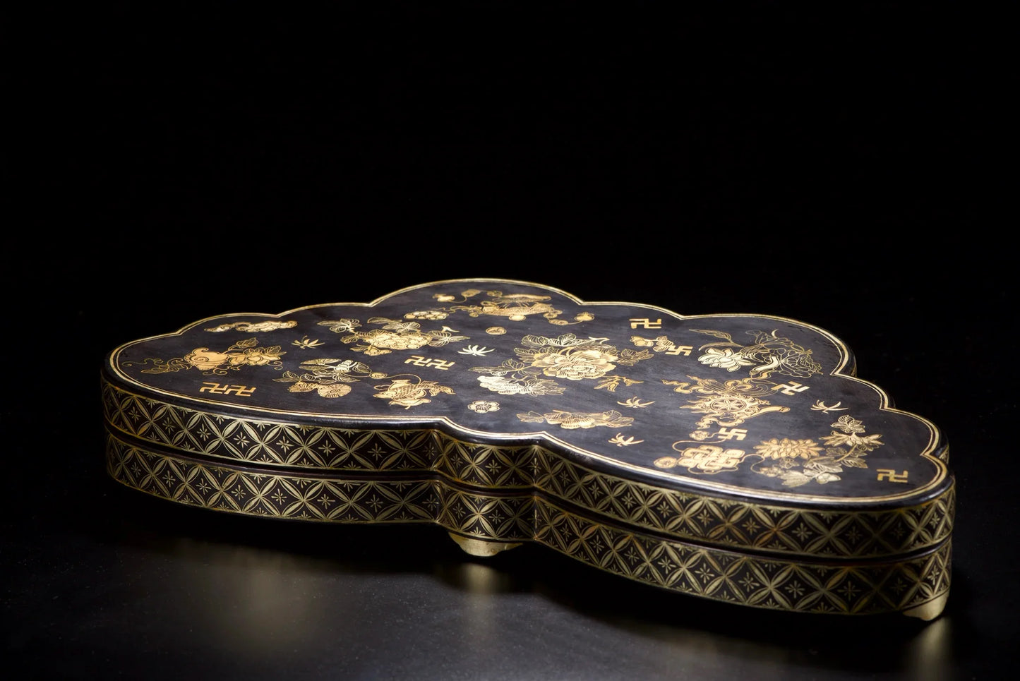 Vintage Wood Butterfly Lacquer Box – Gold Buddha Symbol & Flower Pattern (House Guardian)