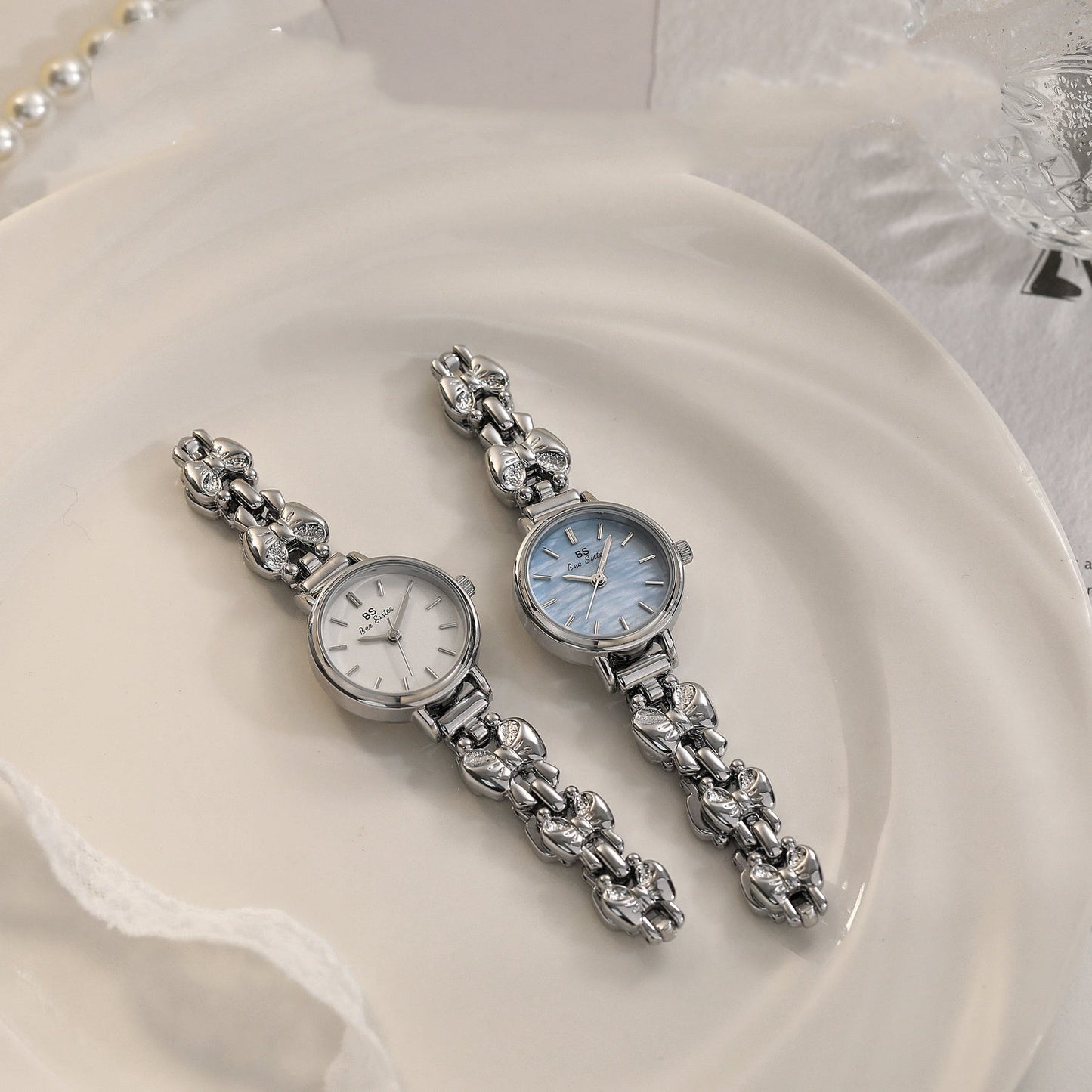 New Women's French Retro Style Watch