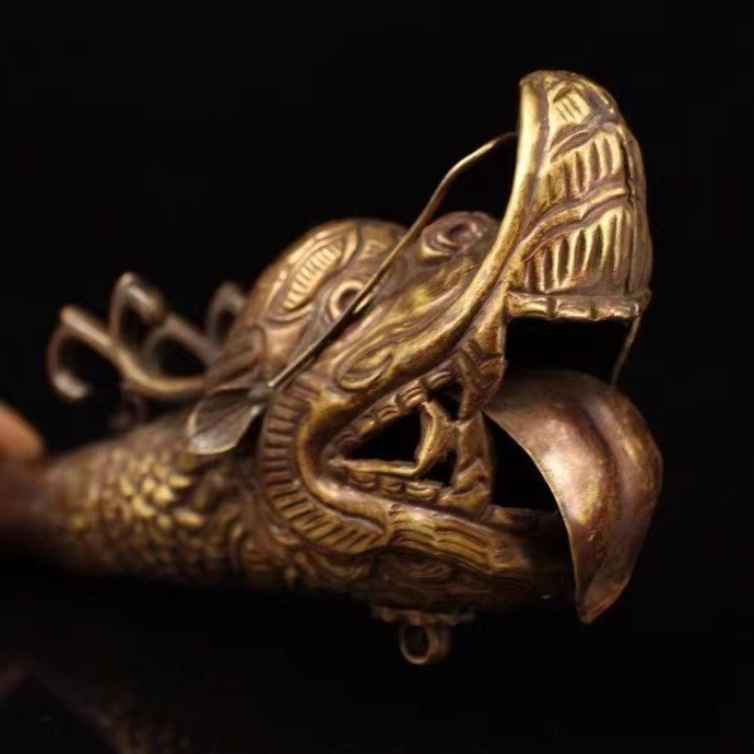 Antique-Style Nepali Makara Horn – Ritual & Decor Object