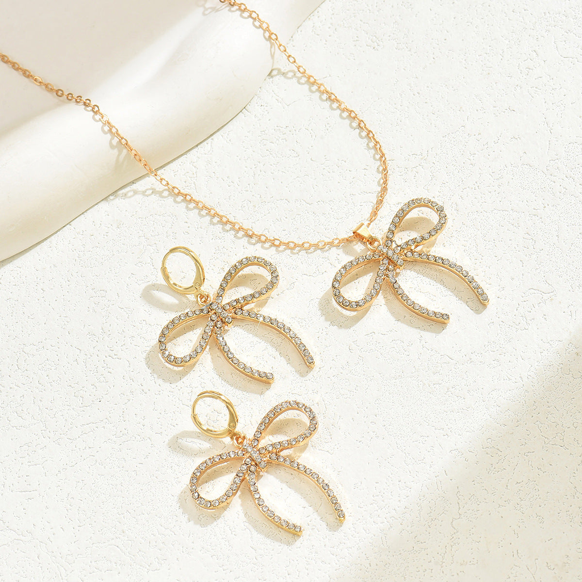 Minimalist Classic Style Bowknot Necklace Earrings Set, Niche Unique Cubic Zirconia Inlaid Clavicle Chain Versatile Women Stud Earrings