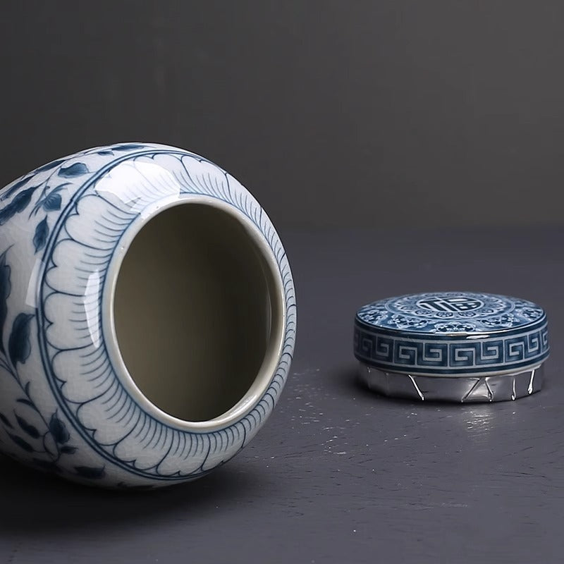 Ge Kiln Porcelain Tea Jar with Seal