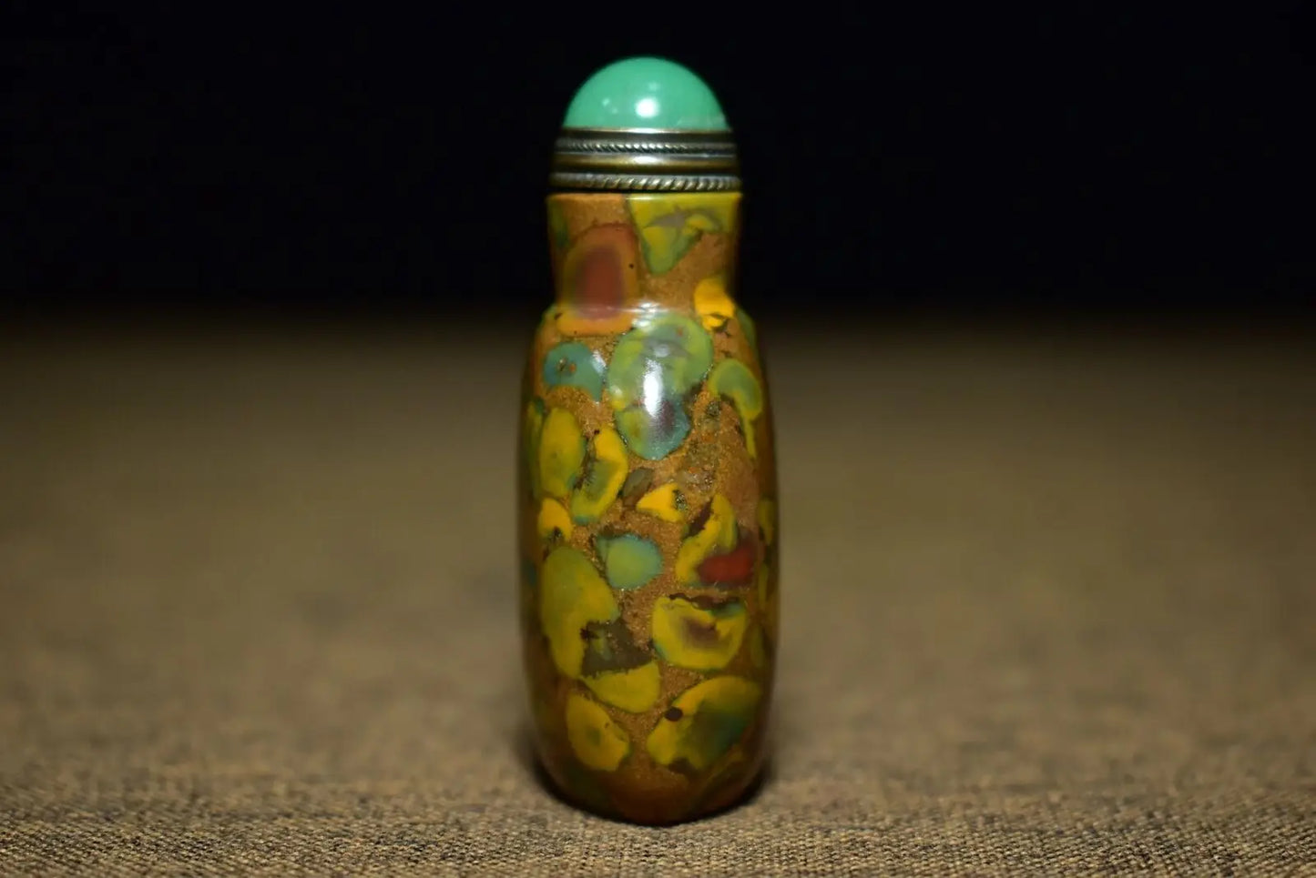 Chinese Classic Natural Agate Snuff Bottle – Carved Exquisite Patterns