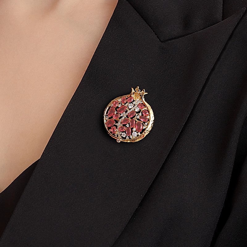 Creative Red Pomegranate Corsage Brooch Fashionable Pin