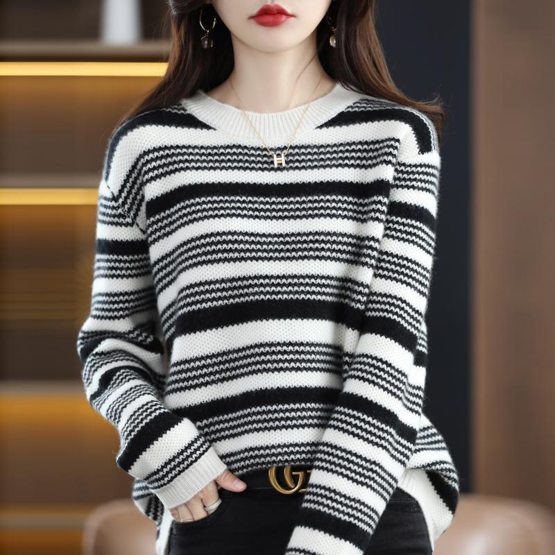 Versatile Loose-fitting Round-neck Striped Knit Top For Fallwinterstylish And Perfect As A Base Layer