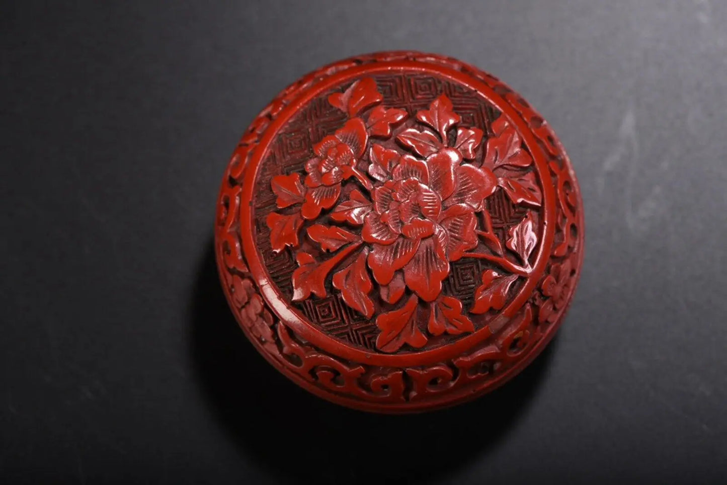 Chinese Lacquerware Hand-carved Flower-Patterned Box