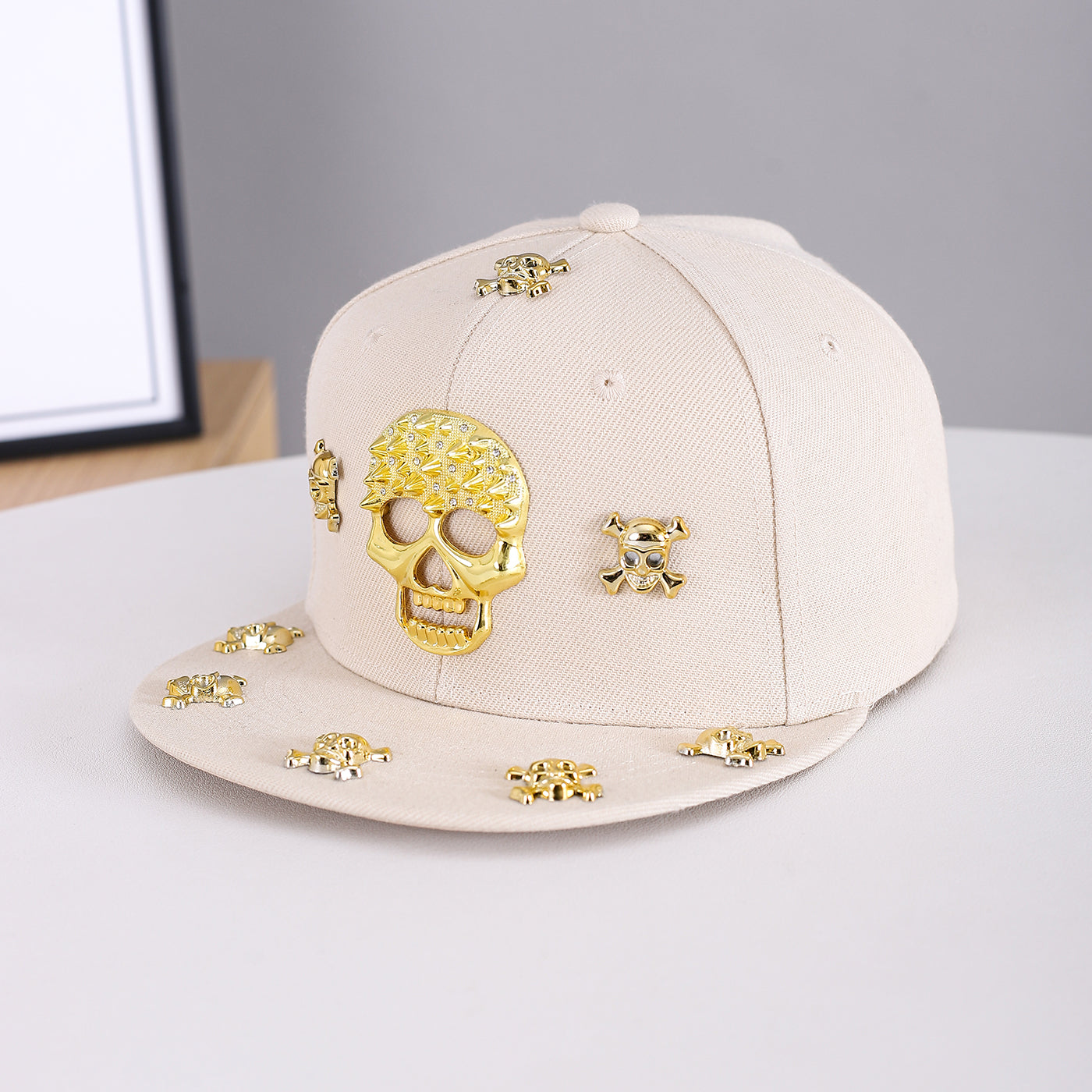 Men's And Women's Identical Skull Metal Rivet Versatile Punk Rock Style Flat-brim Baseball Cap Suitable For Music Festivals, Skateboarding And Daily Outings
