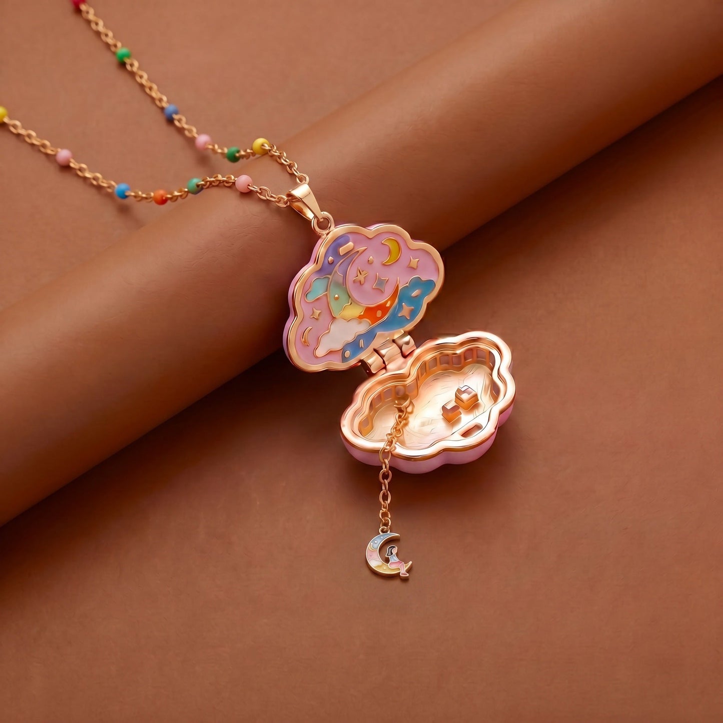 Cloud-shaped Open-and-close Pendant Necklace