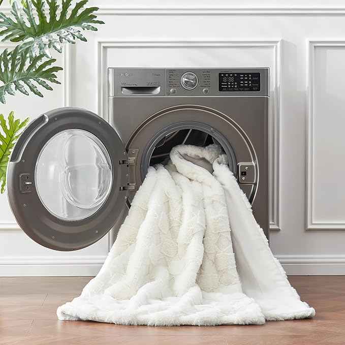 Cozy Bliss Faux Fur Throw Blanket for Couch - Soft Checkered Fuzzy Cozy Throw Gift Blankets for Women,Cream White Boho Blanket for Sofa Bedroom Living Room.60 * 80 Inches