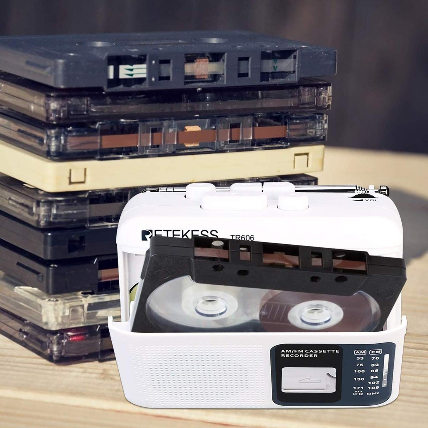 Retekess TR606 Cassette Tape Player, Cassette Player Recorder, Built-in Speaker, AUX/Microphone Jack, Support AUX Line in Record, AM FM Radio, Powered by DC or AA Battery (White)