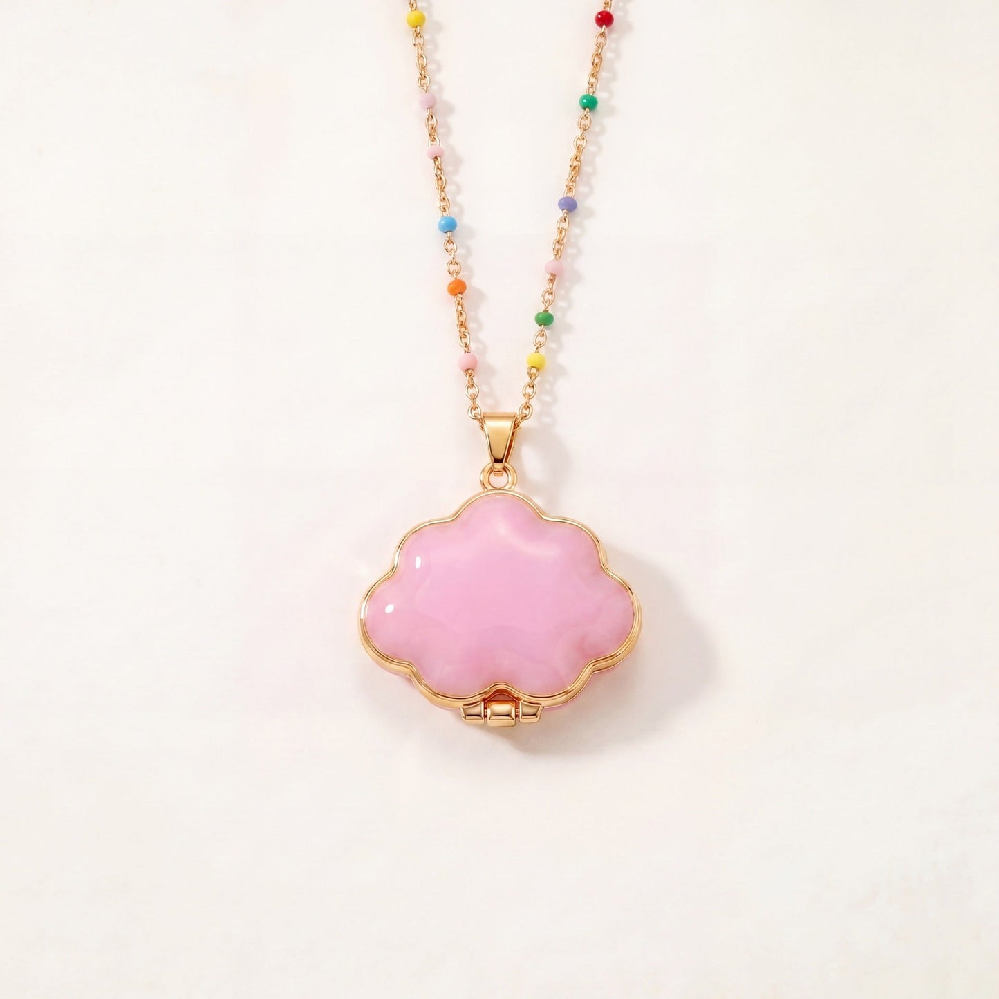 Cloud-shaped Open-and-close Pendant Necklace
