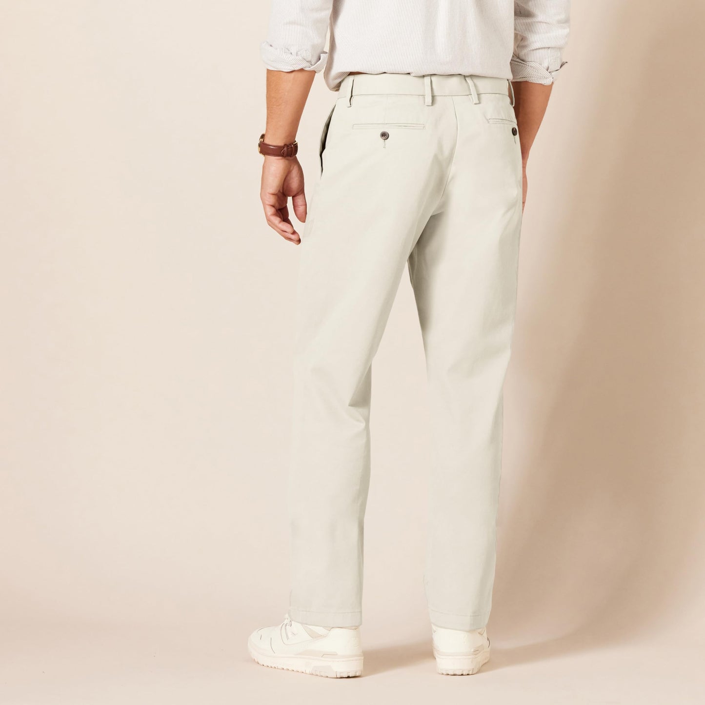 Amazon Essentials Men's Classic-Fit Flat-Front Chino Pant Stone Size 35x34